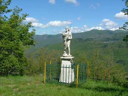 Statua di San Giovanni alla Crocetta