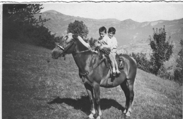 A cavallo nei pascoli, Sandro Chiosso e Mauro Elsi - Metà anni '50