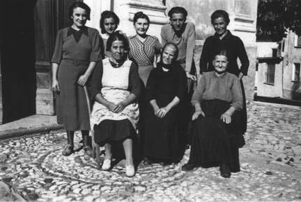 Gruppo nel piazzale della chiesa
