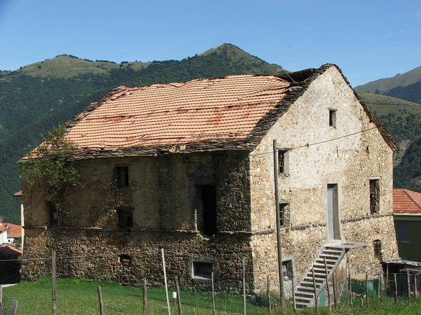 Il degrado della fortezza dei Doria